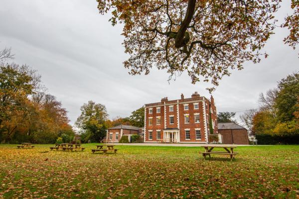 YHA Chester Trafford Hall exterior