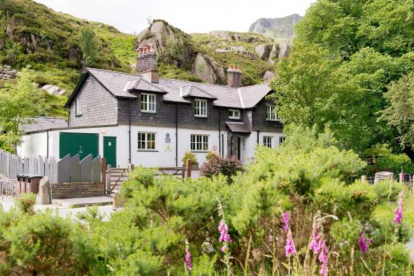 YHA Idwal Cottage Exterior