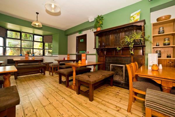 YHA Snowdon Pen-y-Pass dining room