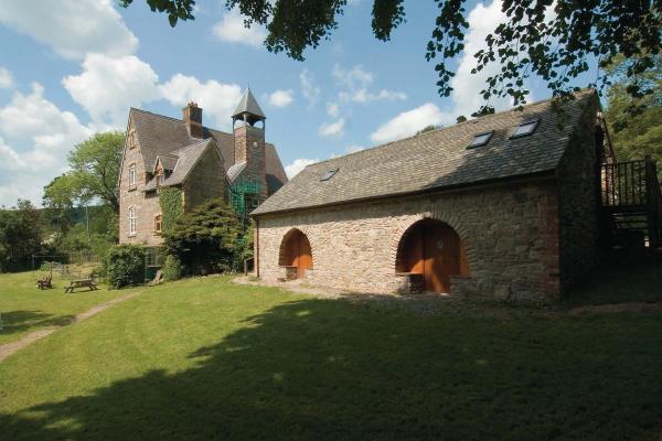 YHA Bridges exterior