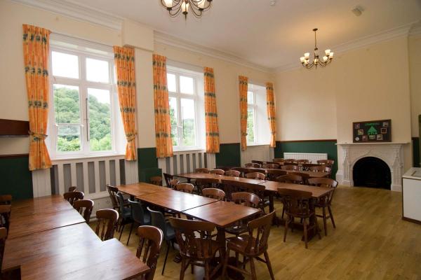 YHA Ironbridge Coalbrookdale dining room