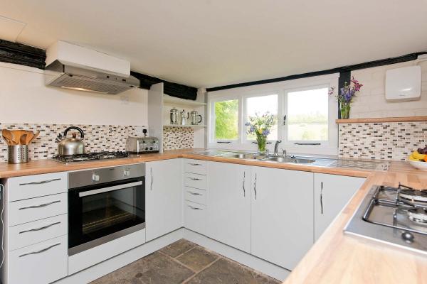 YHA Tanners Hatch kitchen