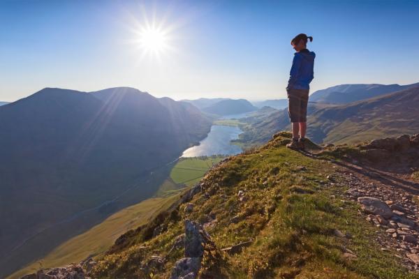 Woman-looking- at-mountain-views