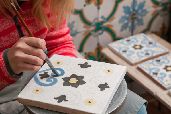 Tile decoration
