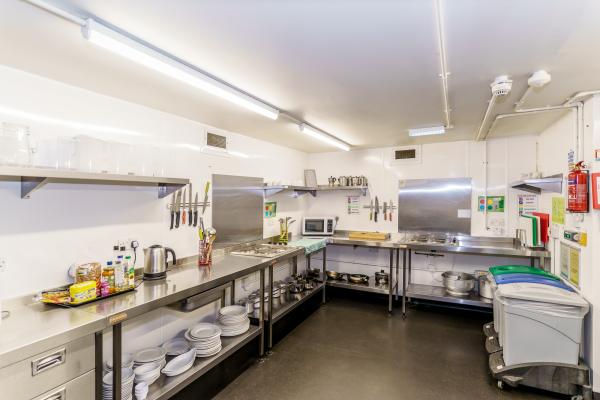 YHA London Central kitchen