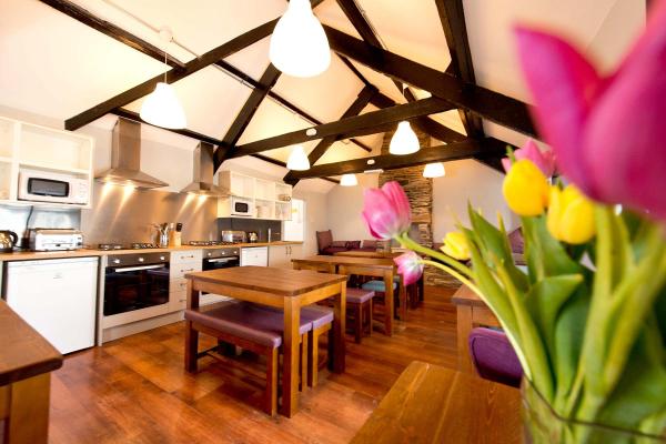 YHA Tintagel dining area