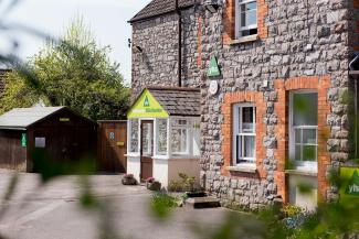 Exterior and entrance of YHA Cheddar YHA Cheddar Exterior