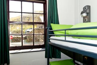 Room with bunk beds YHA Snowdon Pen-y-Pass bedroom