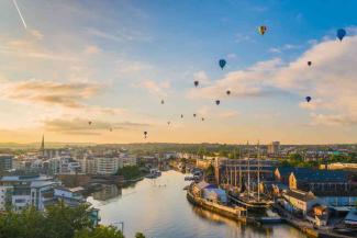 Hot air balloons over Bristol harbour Hot air balloons over Bristol harbour