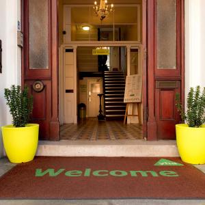 YHA London Earl's Court Entrance