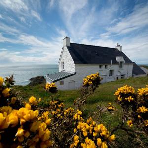 YHA Pwll Deri exterior