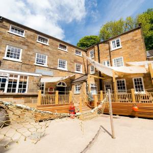 YHA Boggle Hole exterior