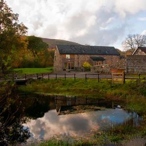 YHA Llangattock Exterior