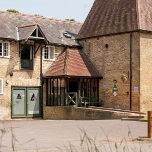 YHA Medway Exterior