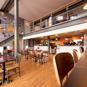 YHA Bristol dining room