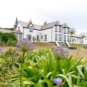 YHA Lizard Point exterior
