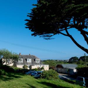 YHA Land's End External View