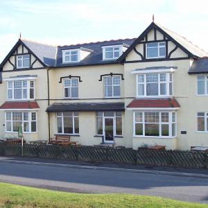 Exterior of YHA Borth