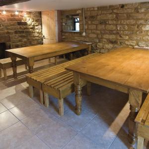 YHA Sheen Bunkhouse dining room