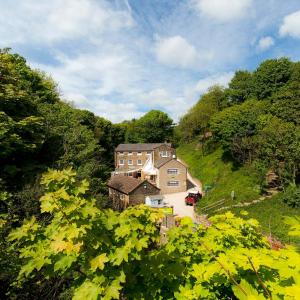 YHA Boggle Hole exterior