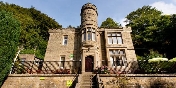 YHA Eyam exterior