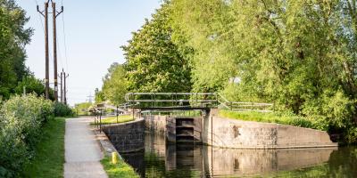 Canal lock on river Lee, Hertfordshire