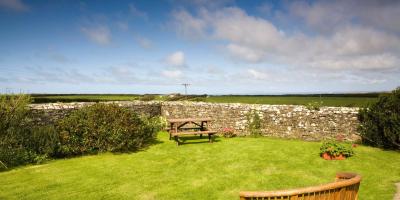YHA Elmscott Bunkhouse Garden