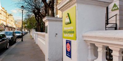 YHA London Earl's Court Entrance