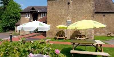 YHA Medway Picnic Benches