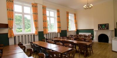YHA Ironbridge Coalbrookdale dining room