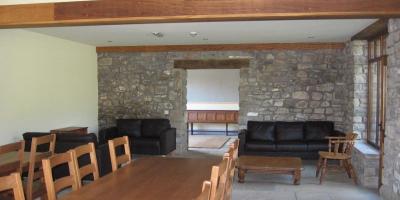 YHA Llangattock Mountain Bunkhouse lounge