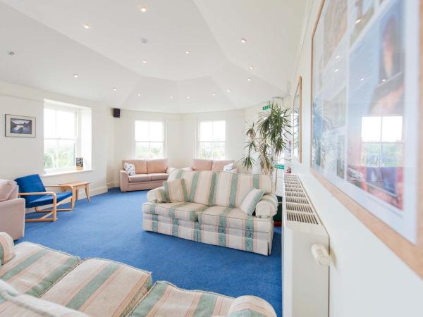 YHA Lizard Point lounge