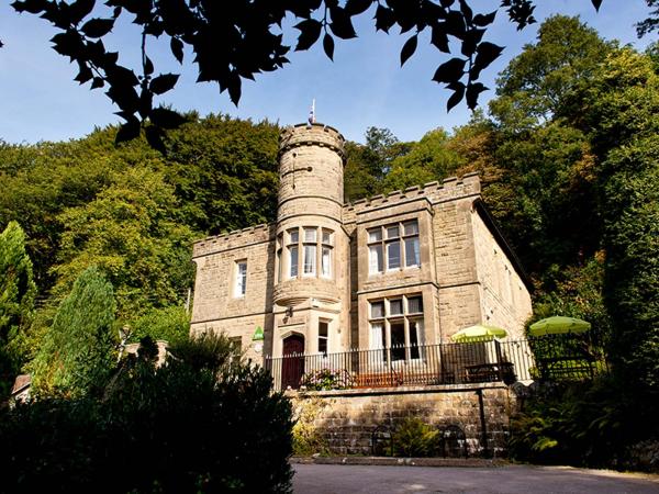 YHA Eyam exterior