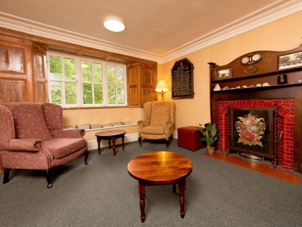 YHA Idwal Cottage lounge