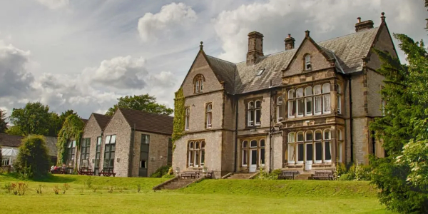 YHA Castleton exterior